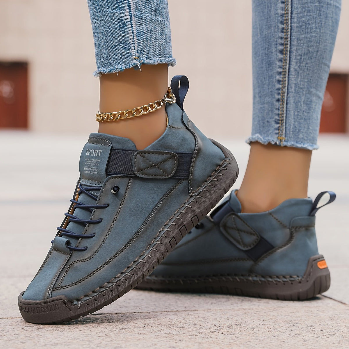 Women's Low-Top Slip-On Leather Trainers - Navy Blue