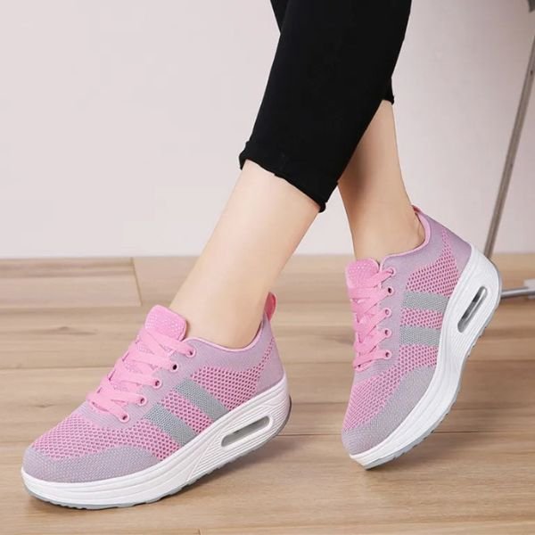 Women's Knit Platform Lace-Up Trainers