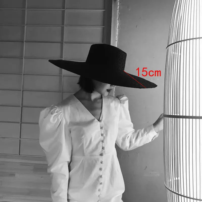 2022 New Spring Summer 18Cm Wide Brim Black Straw Hat Flat Top Straw Hats for Women Elegant French Retro Sun Hat Designer Hat