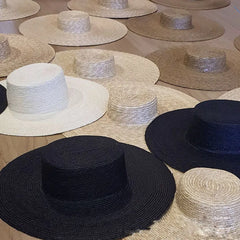 2022 New Spring Summer 18Cm Wide Brim Black Straw Hat Flat Top Straw Hats for Women Elegant French Retro Sun Hat Designer Hat